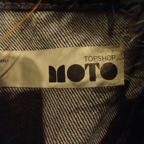 Playful fun Jean Coat or Dress & removable faux fur collar & leather guess belt - Picture 4 of 10